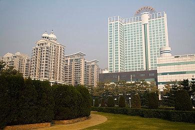 战锤世界观暴力策略游戏《怒火橄榄球3》发布新预告